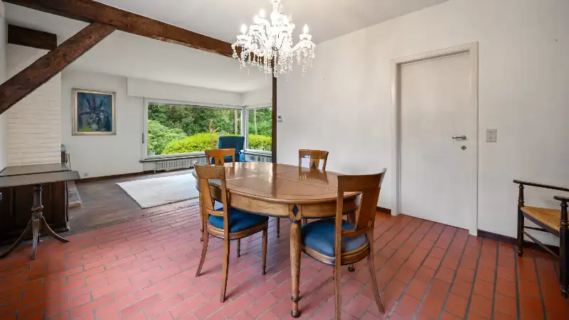 Karaktervolle villa van 325m² met 5 slaapkamers op 24 are foto 6