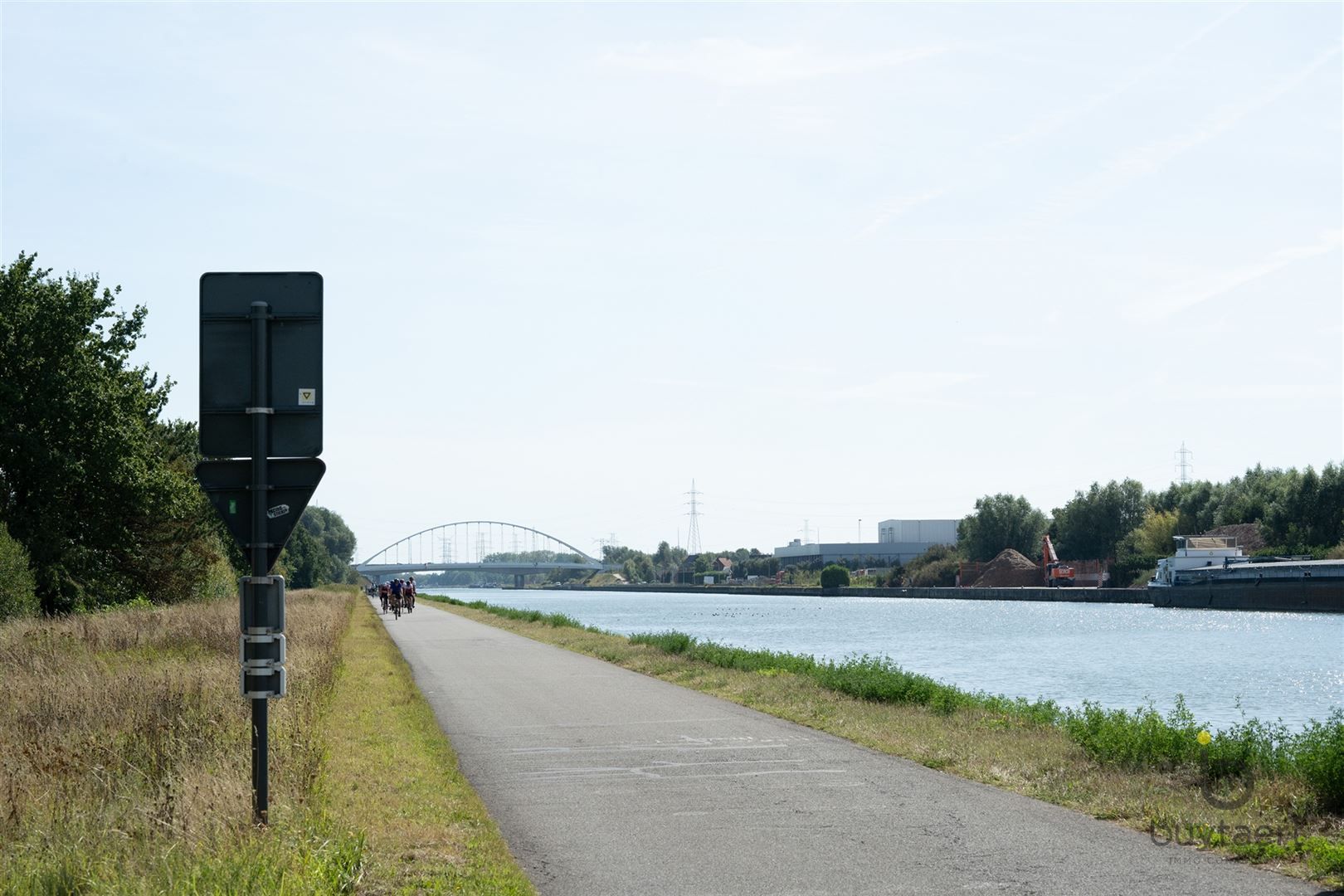 CHARME, RUST ÉN GROEN: TE RENOVEREN GEZINSWONING BESTAANDE UIT 2 DORPSHUISJES MET TUIN AAN DE VAART foto 36