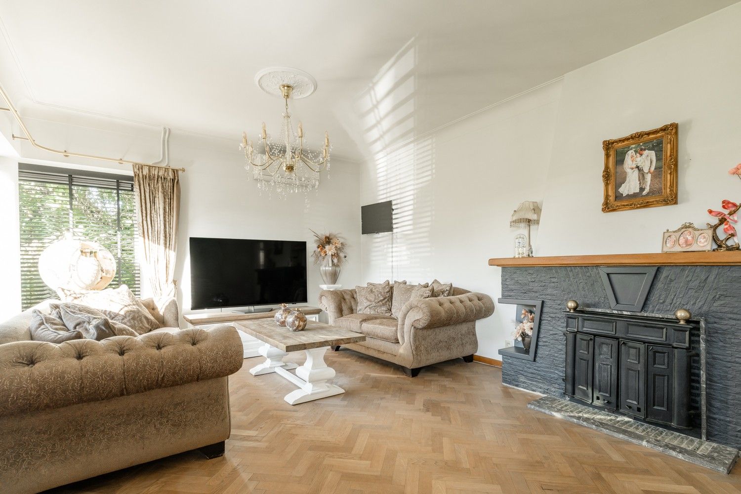 Gezellige, gerenoveerde gezinswoning met 3 slaapkamers op 903 m², vlak bij de Nederlandse grens! foto 4