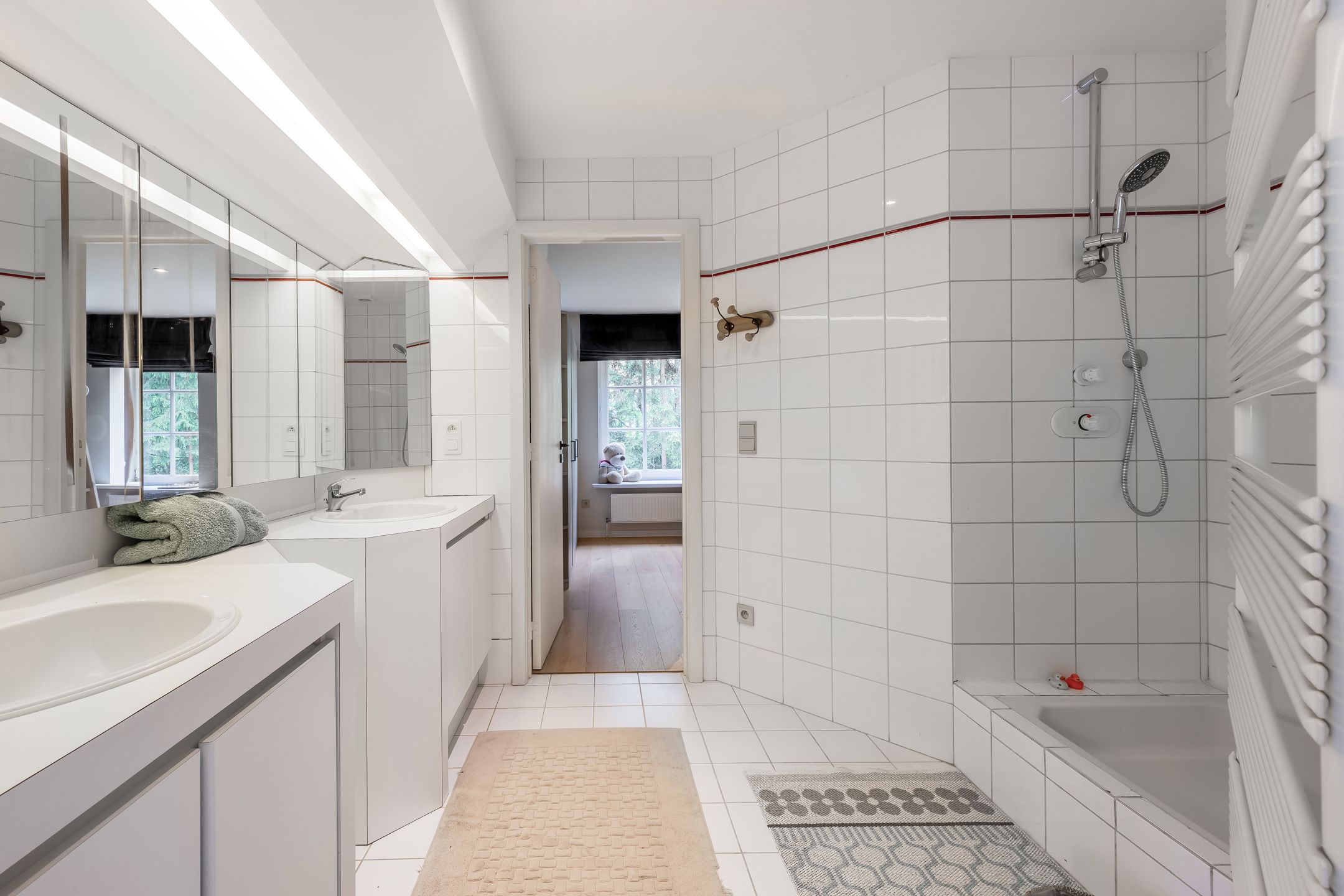 Stijlvolle villa met prachtige tuin op royaal perceel foto 27