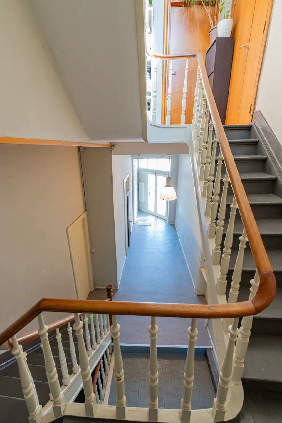 Gebouw met 3 appartementen en opslag te koop foto 22
