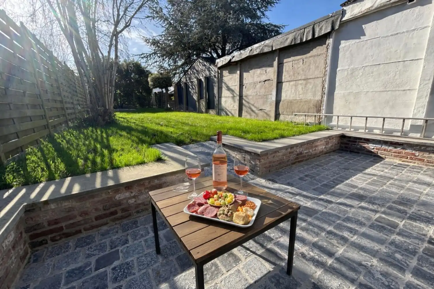 Volledig gerenoveerde woning in het centrum van Lichtervelde met 3 slaapkamers en leuk zonnig tuintje foto 3