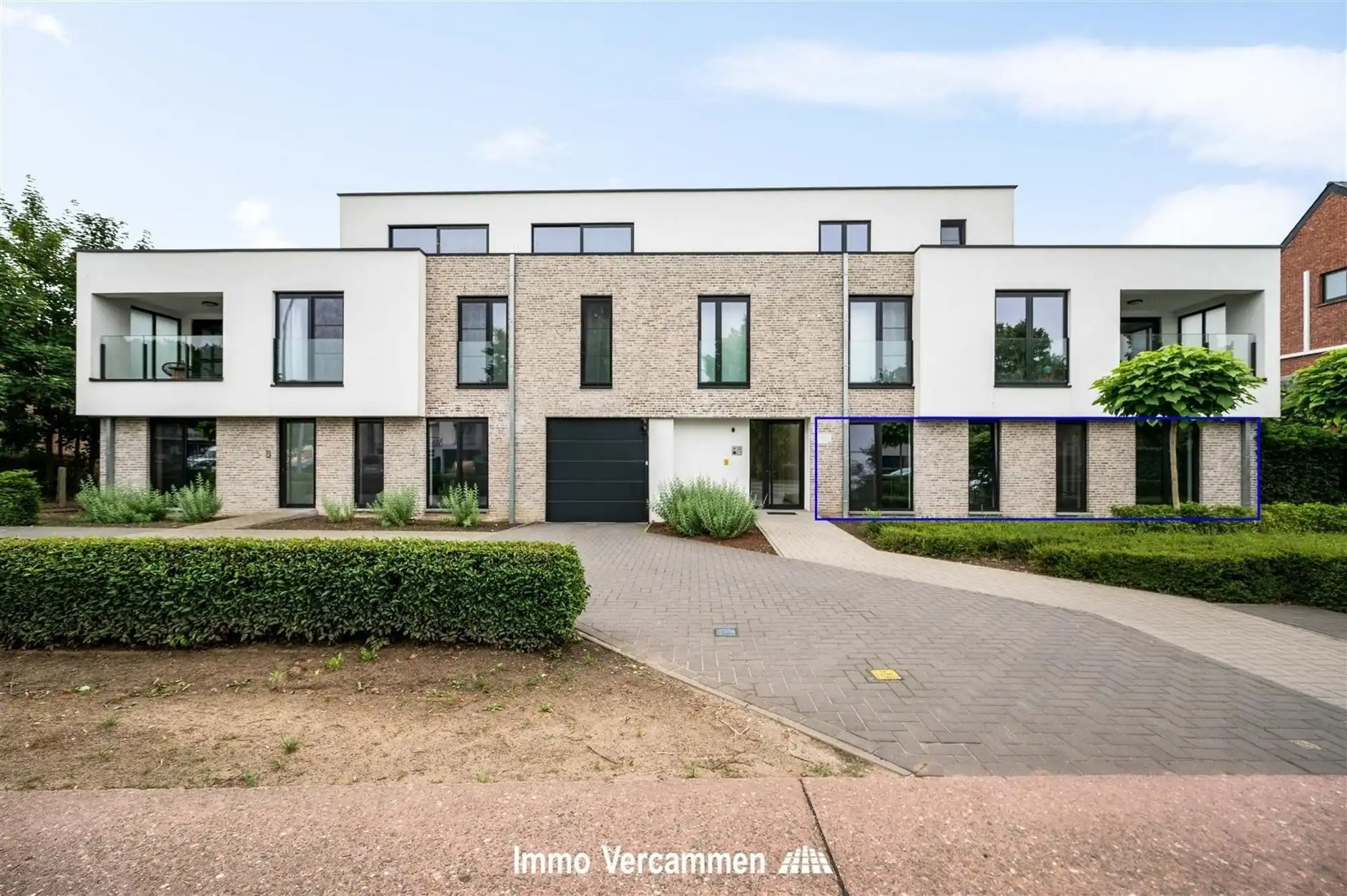 Gelijkvloers appartement met terras en autostaanplaats te Bonheiden foto {{pictureIndex}}