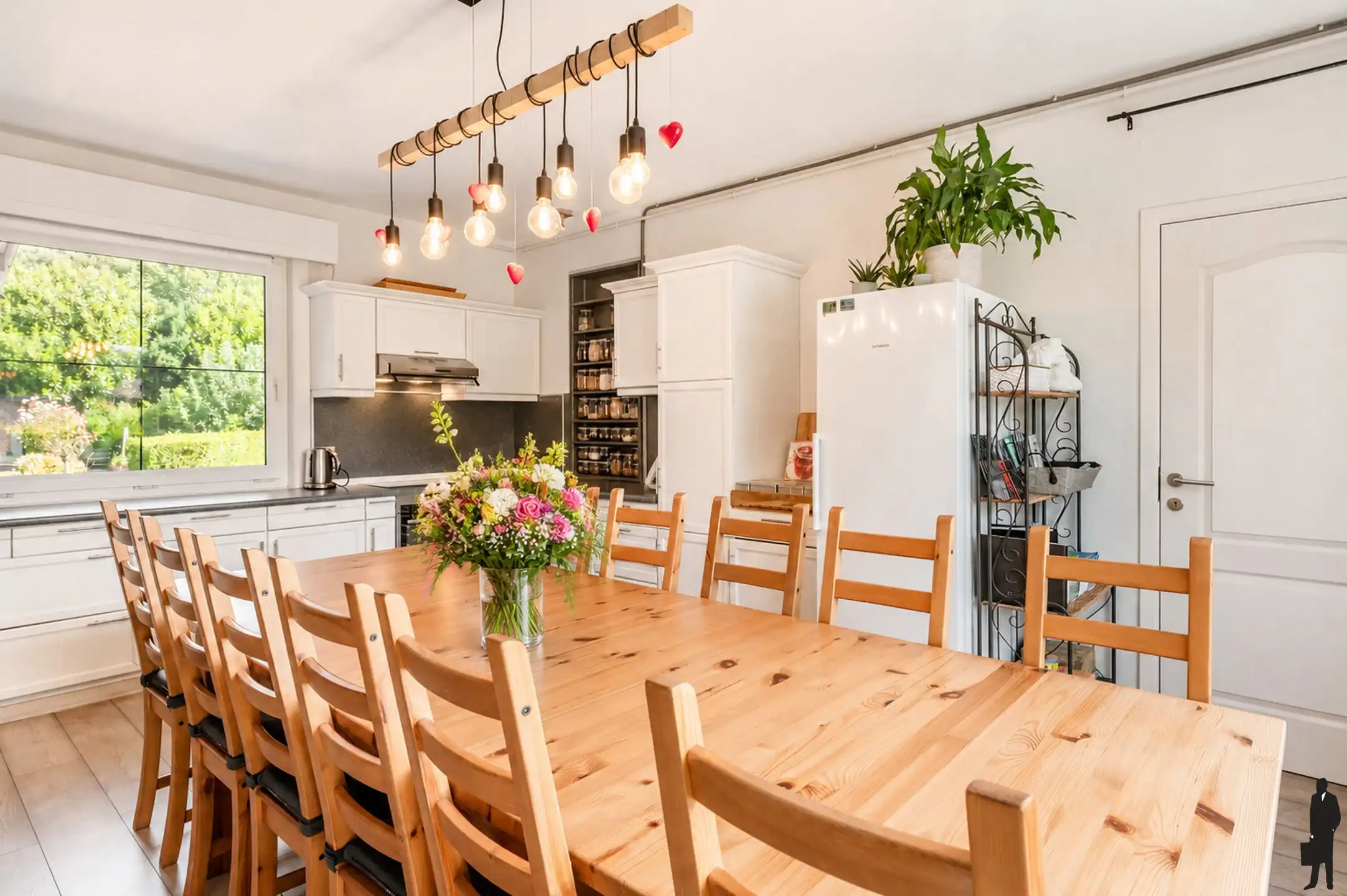 Charmante, zeer ruime, gerenoveerde ingenieursvilla in groen foto 6