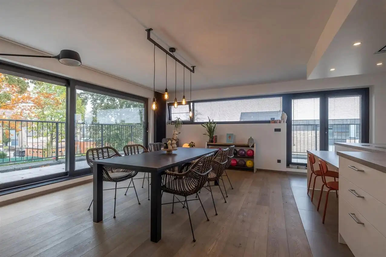 Penthouse met 3 slpk., riant terras, autostaanplaats en kelderberging foto 10