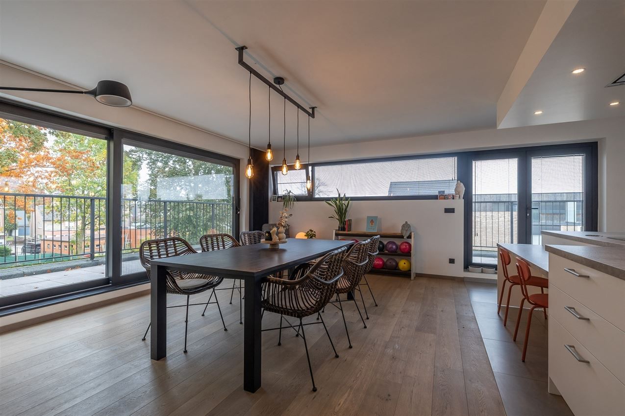 Penthouse met 3 slpk., riant terras, autostaanplaats en kelderberging foto 10