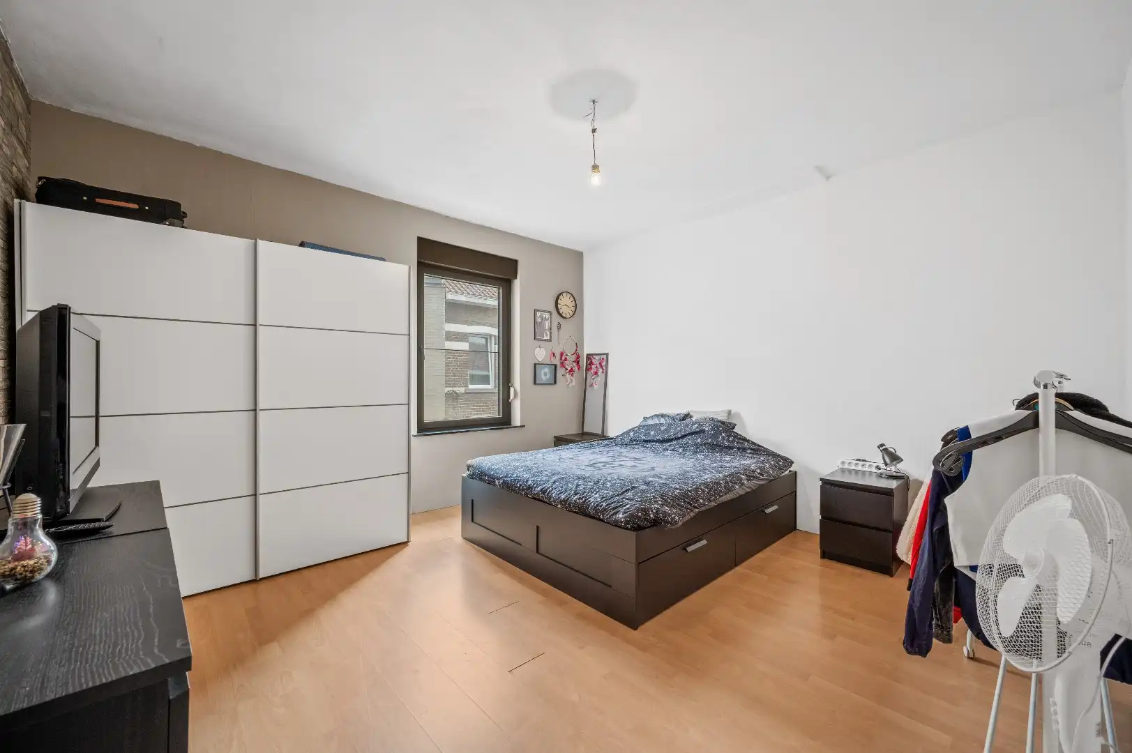 Af te werken rijwoning op de Tiense stadsrand foto 14