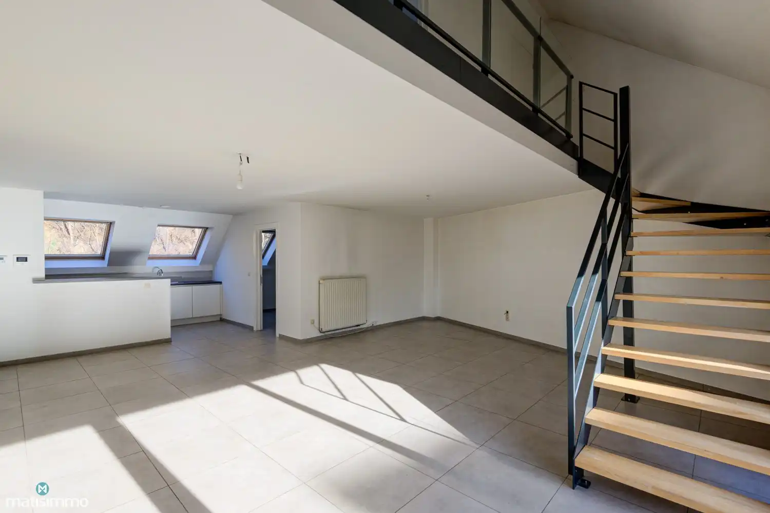 DUPLEXAPPARTEMENT MET 3 SLAAPKAMERS, TERRAS EN ONDERGRONDSE AUTOSTAANPLAATS NABIJ HET CENTRUM VAN BILZEN foto 9