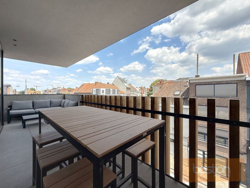 🏡 Uniek triplex appartement te huur in hartje Kortrijk! foto 13