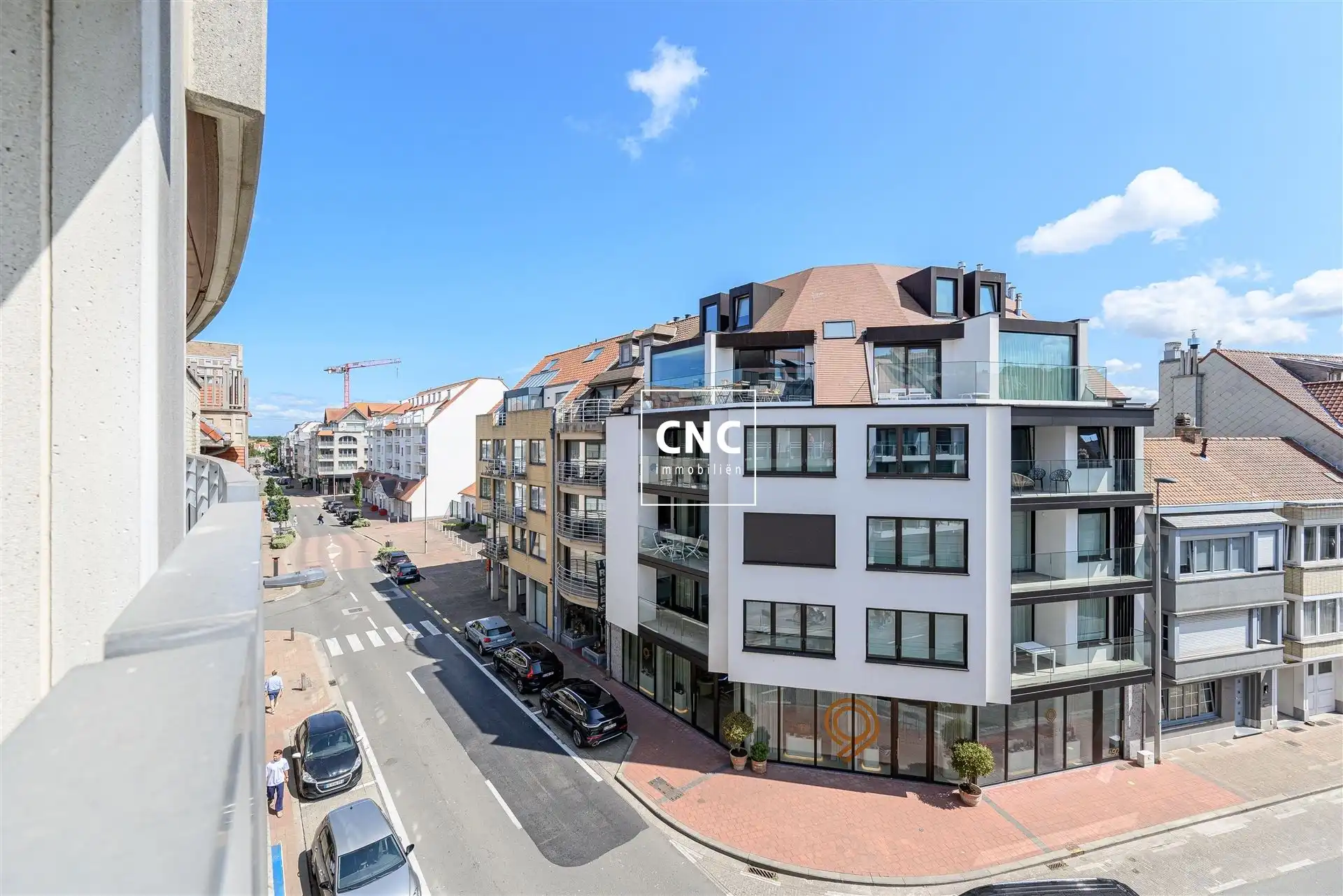 Ruim appartement met drie slaapkamers nabij de Lippenslaan foto 6