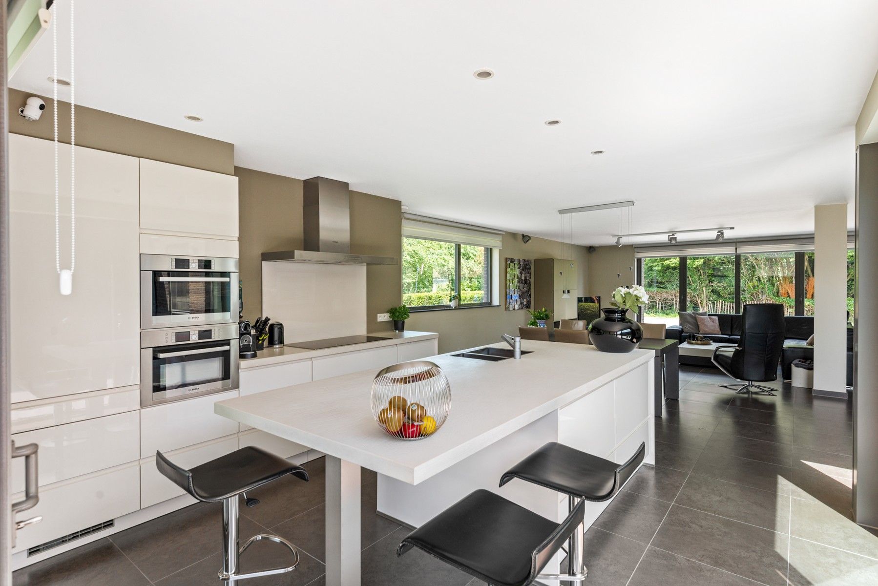 Prachtige woning op uitstekende ligging met garage foto 6
