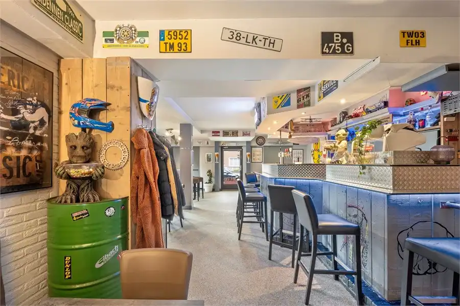 RUIM HANDELSPAND MET WOONST IN SINT-TRUIDEN foto 7