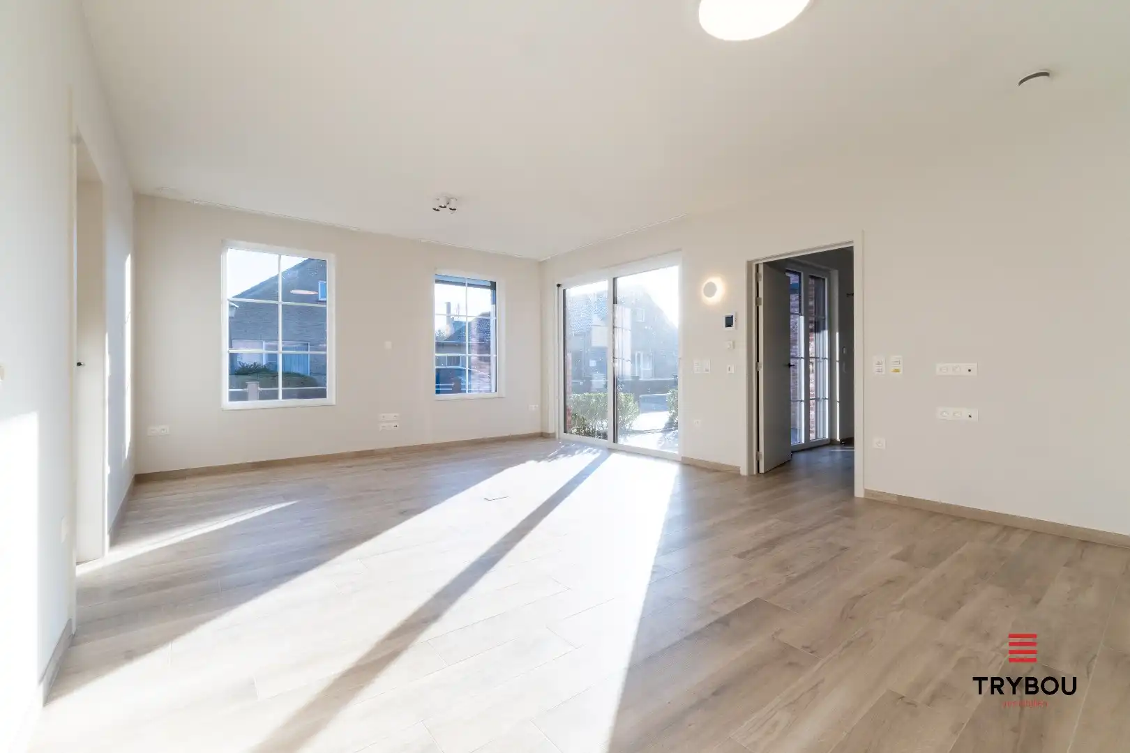 Instapklare, energiezuinige woning op het gelijkvloers in hartje Lo-Reninge foto 4