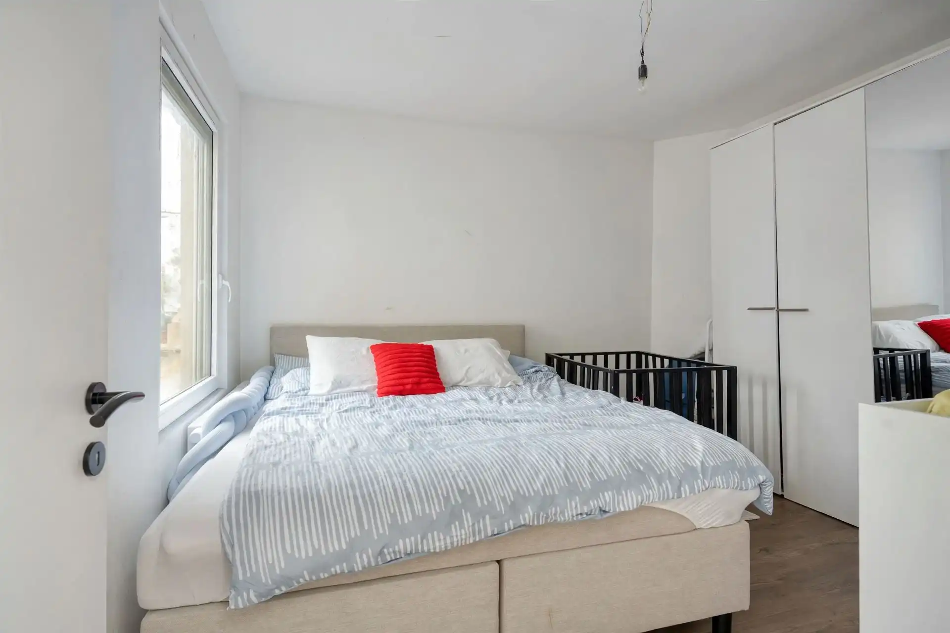 Riante woning, momenteel ingericht als 3 appartementen! foto 14