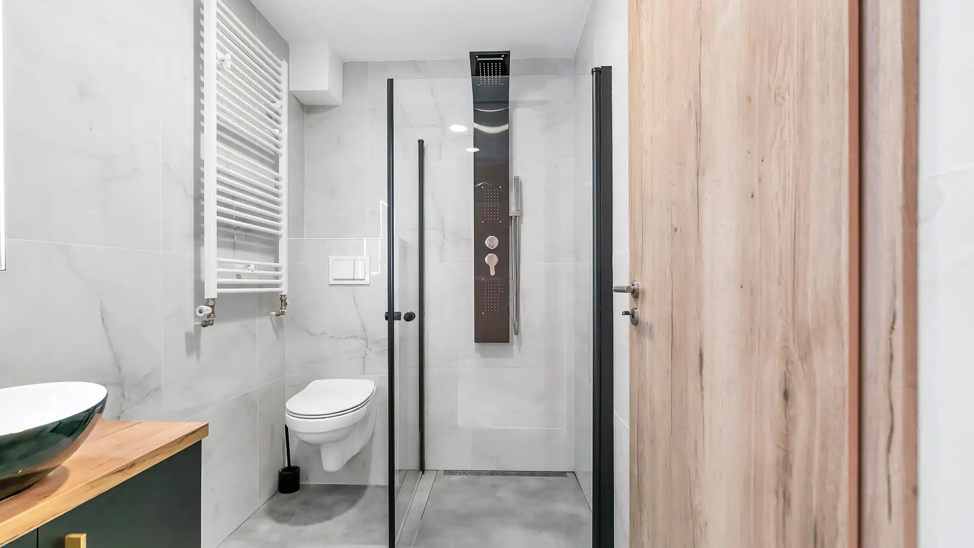 INSTAPKLARE, VOLLEDIG VERNIEUWDE EENGEZINSWONING MET APARTE LEEFUNIT EN PRACHTIG GOED UITZICHT IN HET CHARMANTE GENOELSELDEREN foto 12