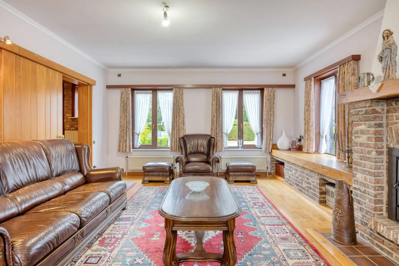 Karaktervolle woning met 3 slaapkamers op een ruim perceel met tal van mogelijkheden foto 3
