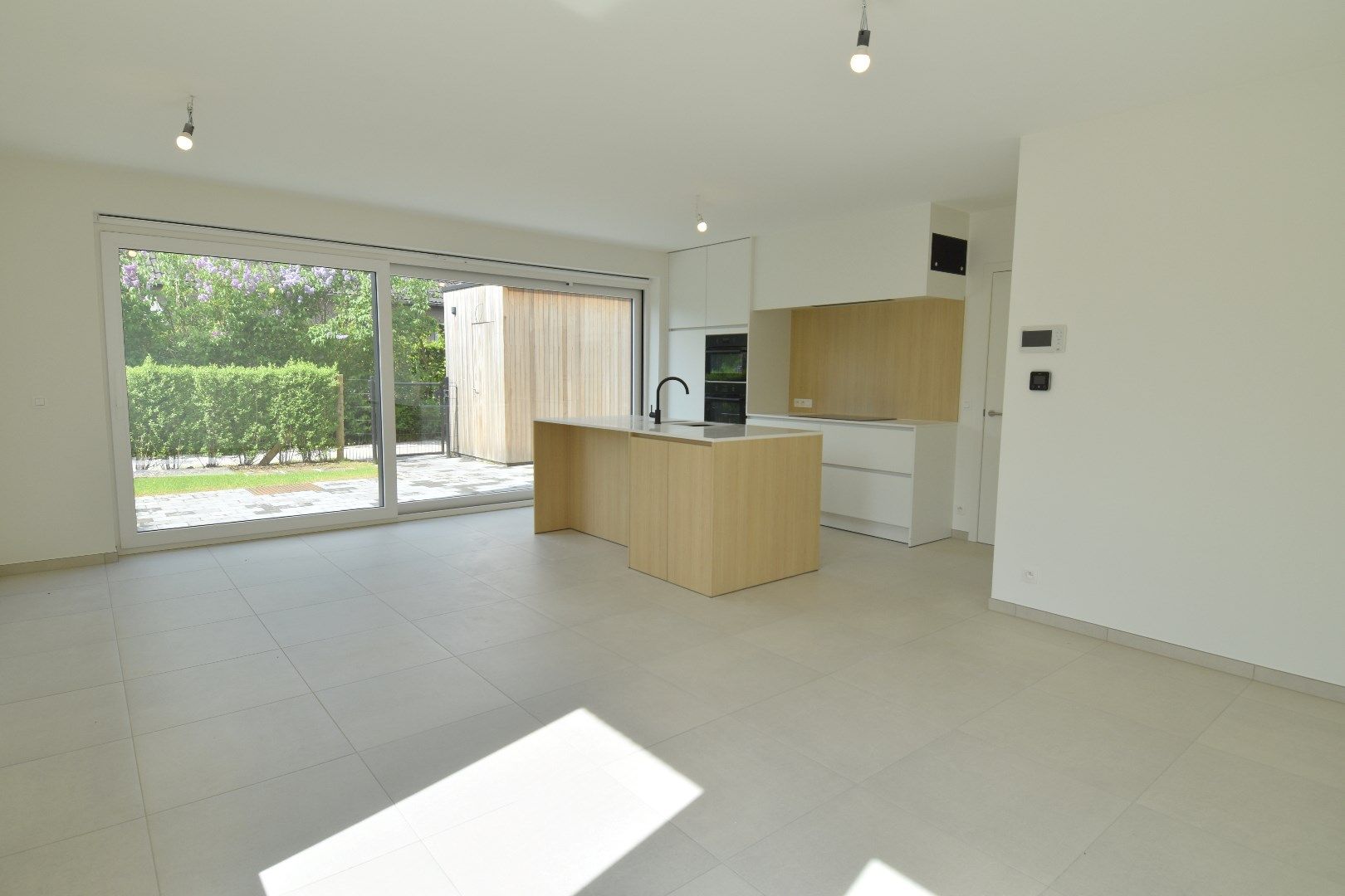 Nieuwbouwwoning te Heuvelland, tuin en 3 slaapkamers foto {{pictureIndex}}