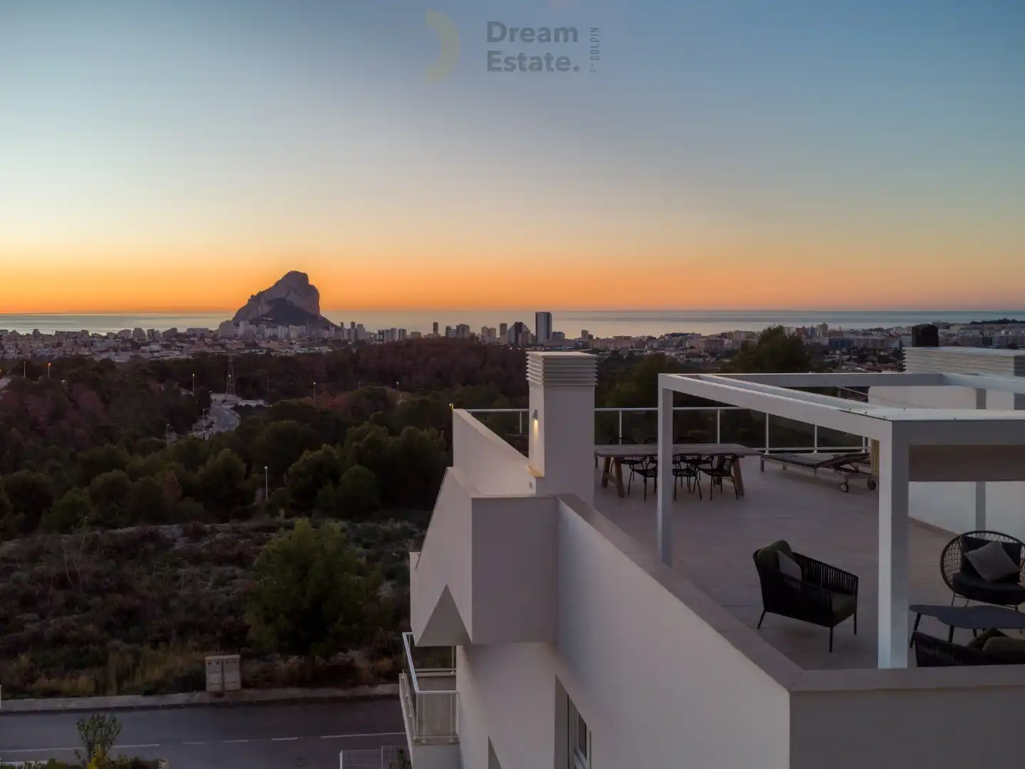 Exclusief Penthouse in Calpe – Luxe leven met panoramisch zeezicht foto {{pictureIndex}}