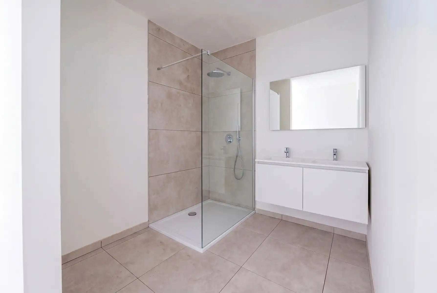 Riva - app. 0105 op eerste verdieping met terras foto 8