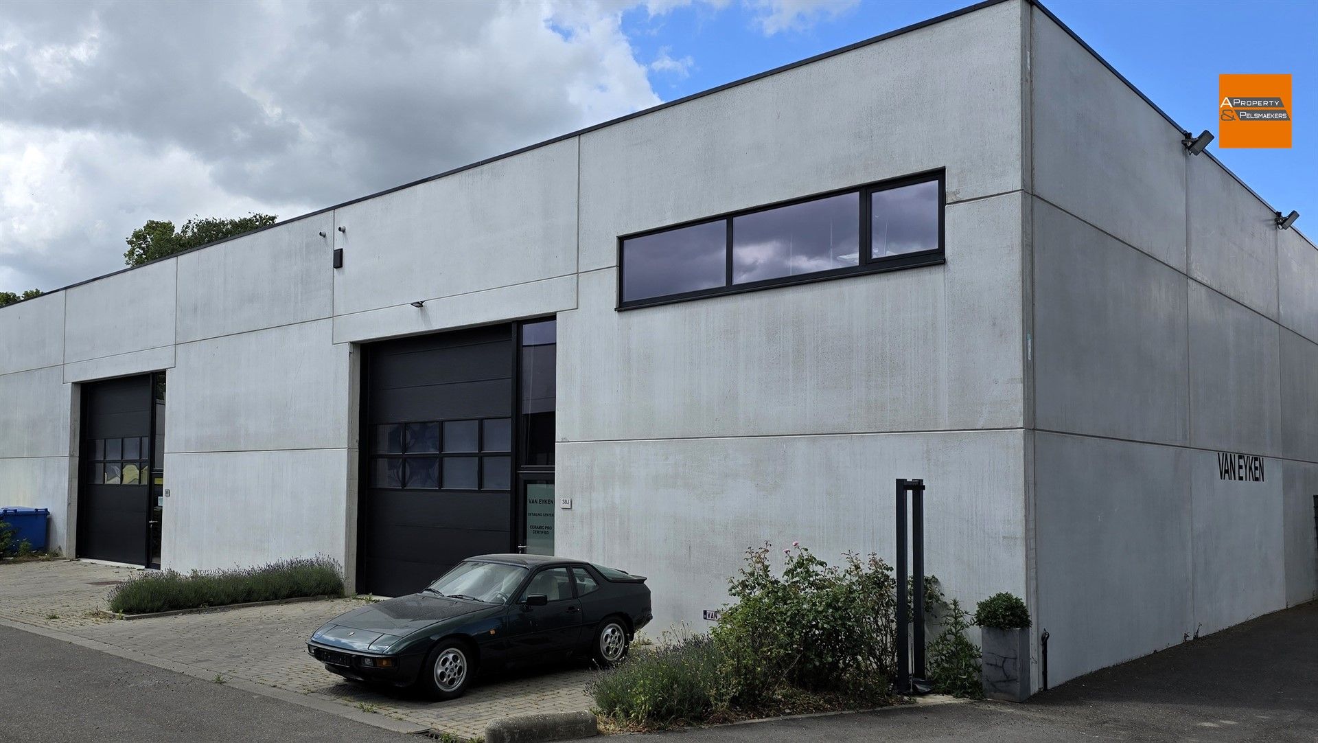 Uniek bedrijfspand met showroom en KMO-units op toplocatie aan het kanaal in Leuven foto 12