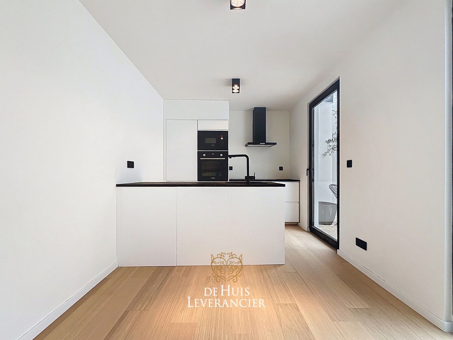Gerenoveerde rijwoning met charme elementen  foto 7