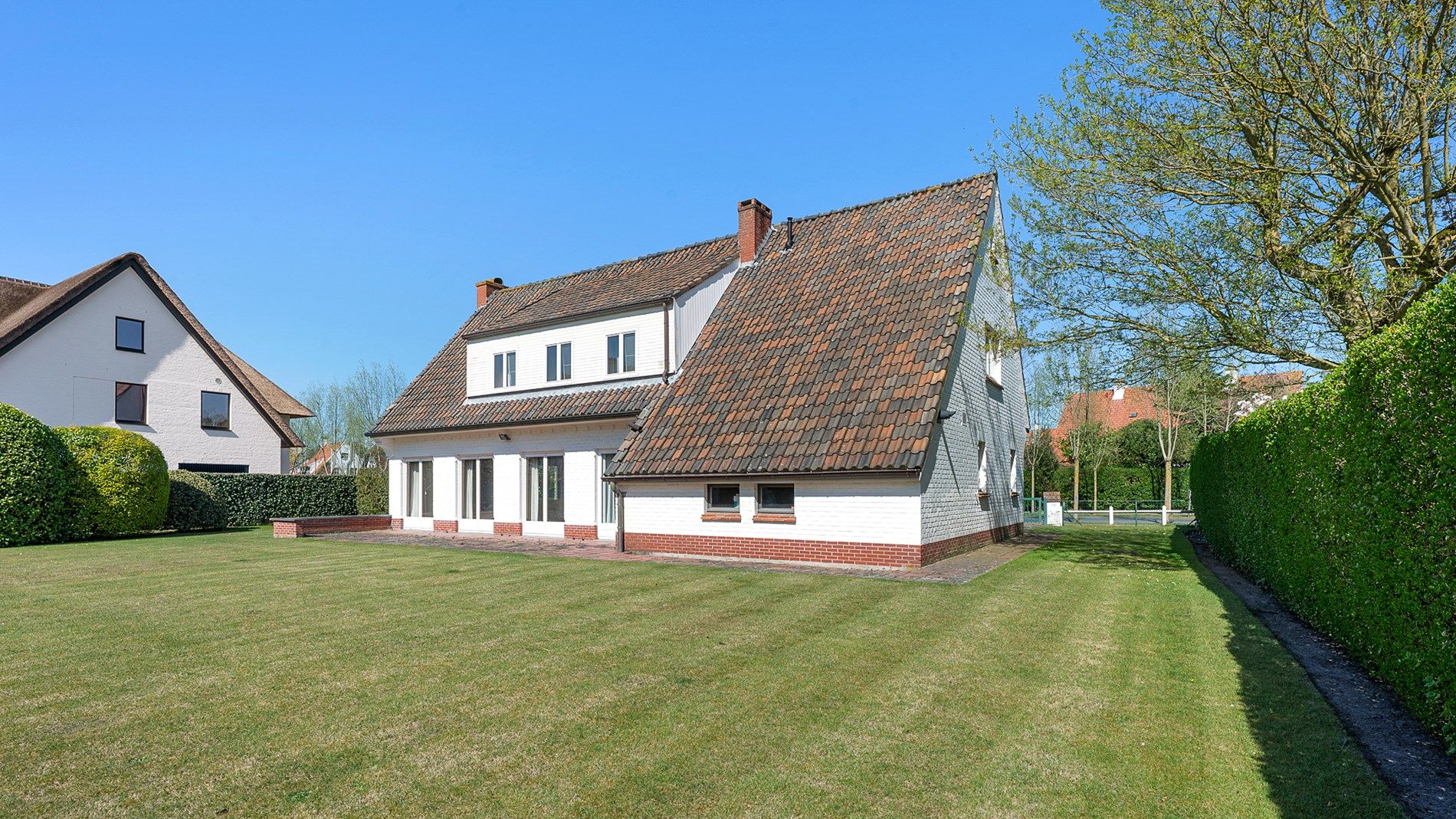 Villa gelegen vlakbij de banen van de "Royal Zoute Golf Club" & op korte afstand van de Magere Schorre foto 4