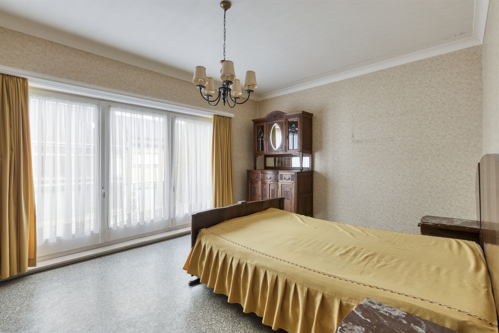 Zeer gunstig gelegen burgerwoning met o.m. 3 slpks. foto 10