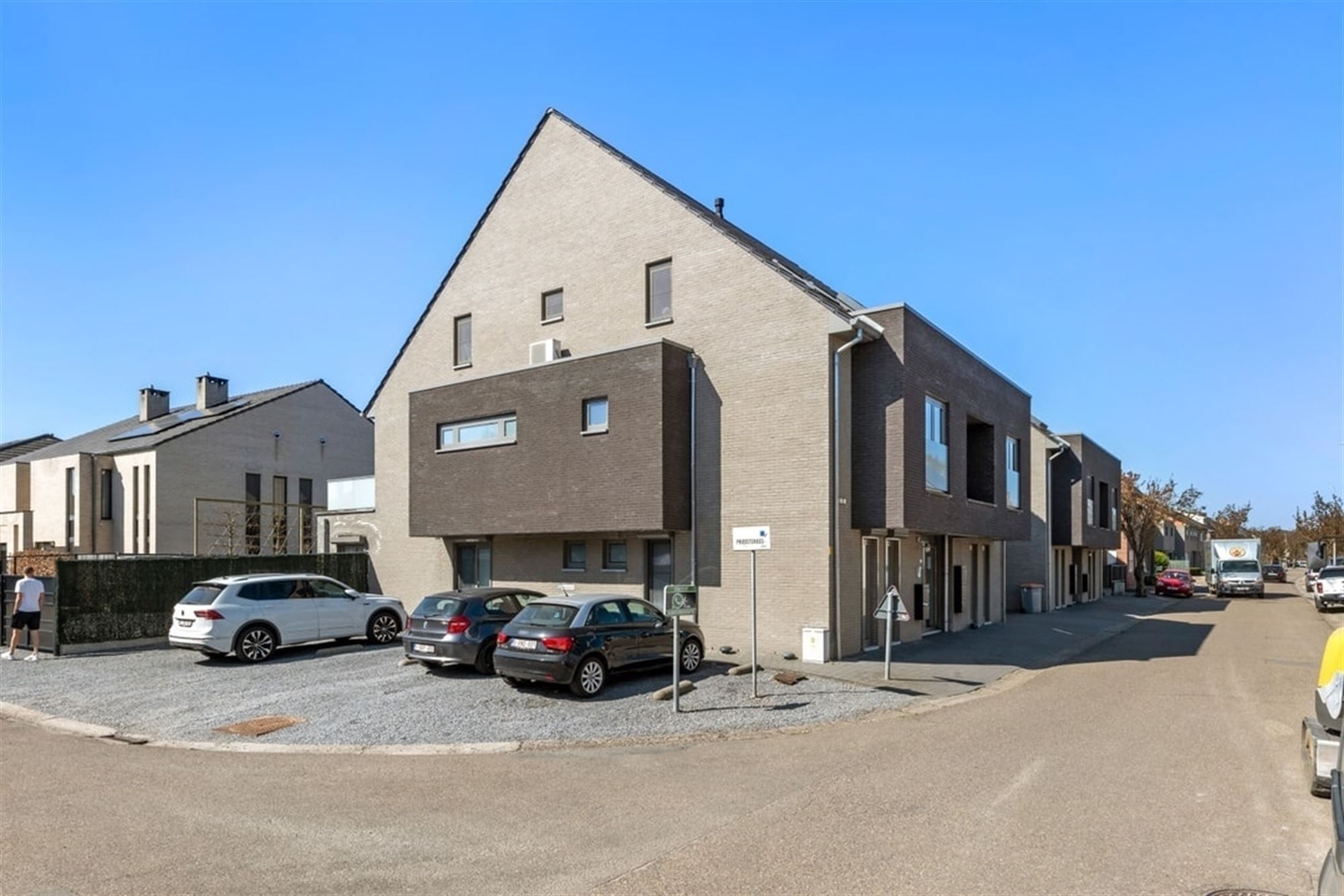 INSTAPKLAAR 2 SLK APPARTEMENT MET ONDERGRONDSE STAANPLAATS IN HARTJE MAASMECHELEN  foto 37