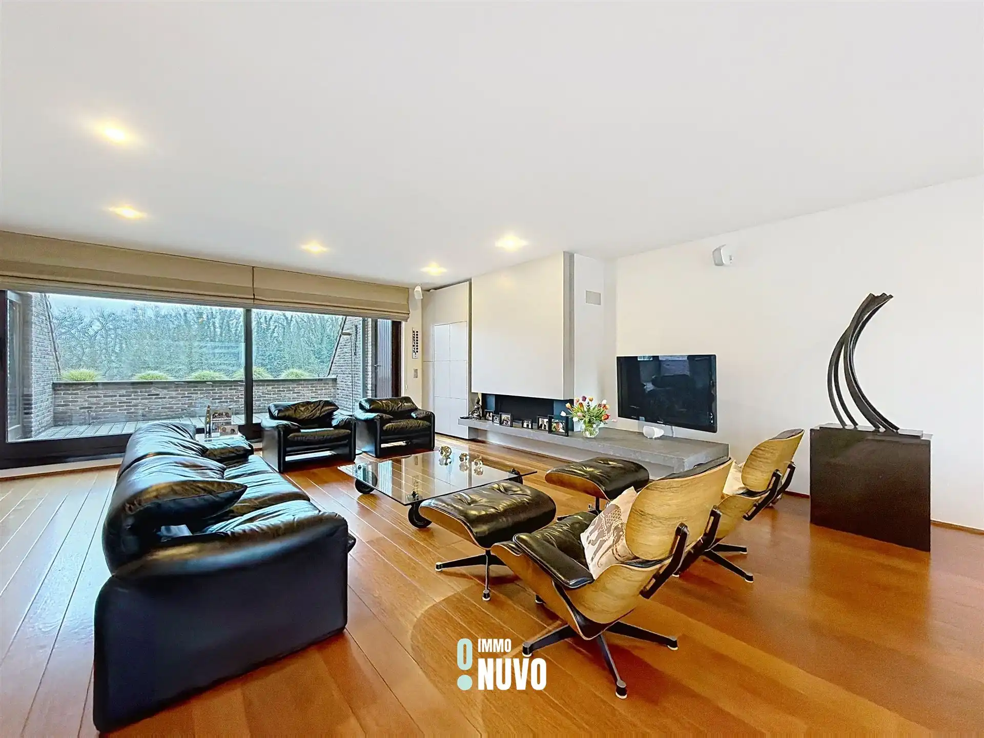 Uitzonderlijk appartement foto {{pictureIndex}}