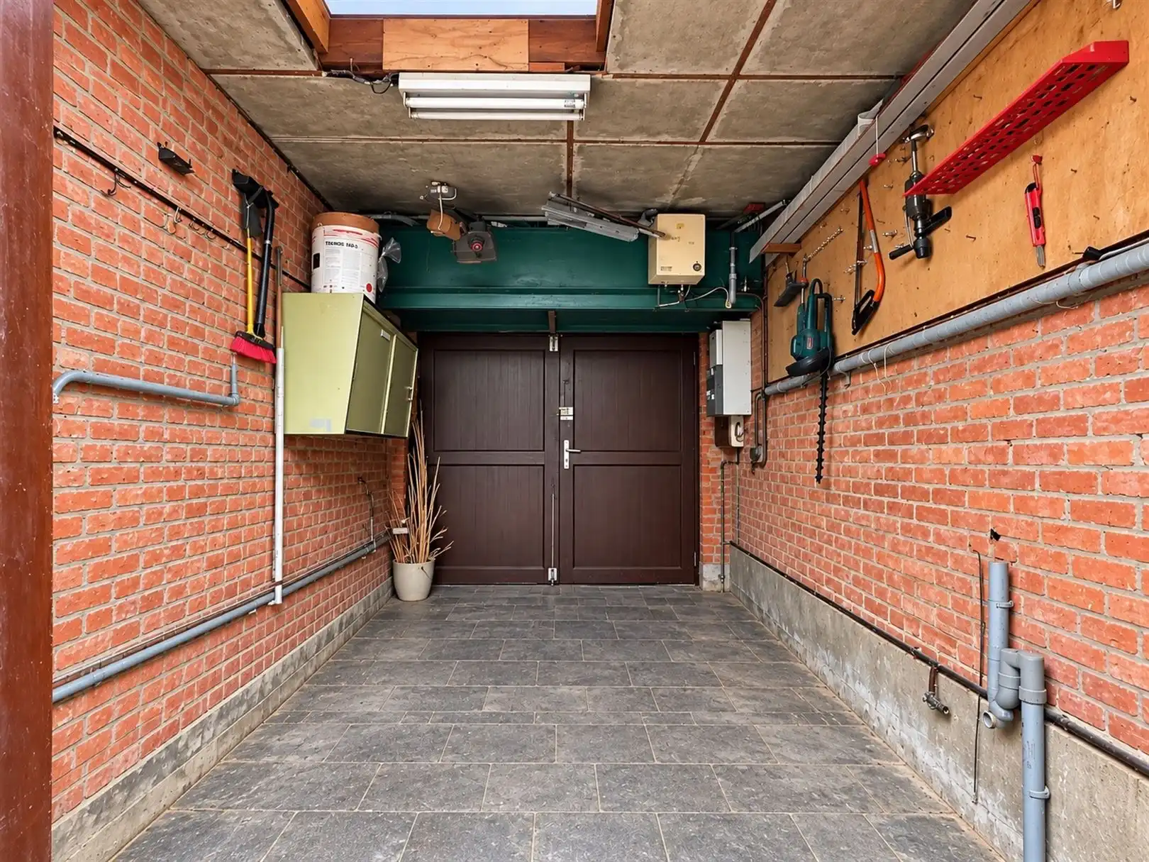 Te renoveren gezinswoning met garage, en tuin in Waasmunster foto 31