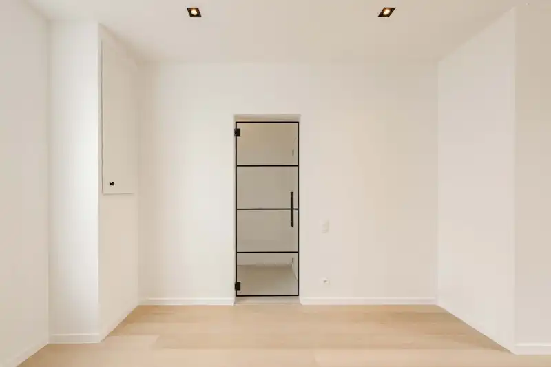 ✨Halfopen, volledig gerenoveerde gezinswoning met 3 slaapkamers TE KOOP in Rekkem! foto 4