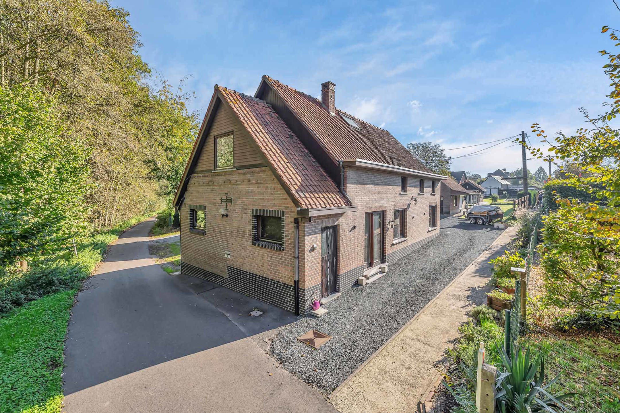 Te moderniseren, uniek gelegen landelijek woning foto 1