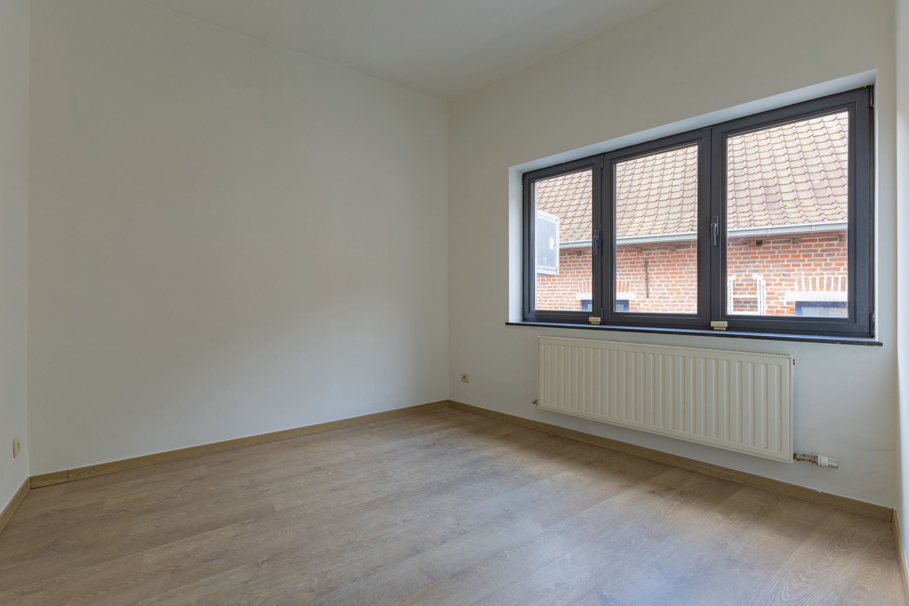 Commercieel gelijkvloers met duplex in centrum Halle foto 17