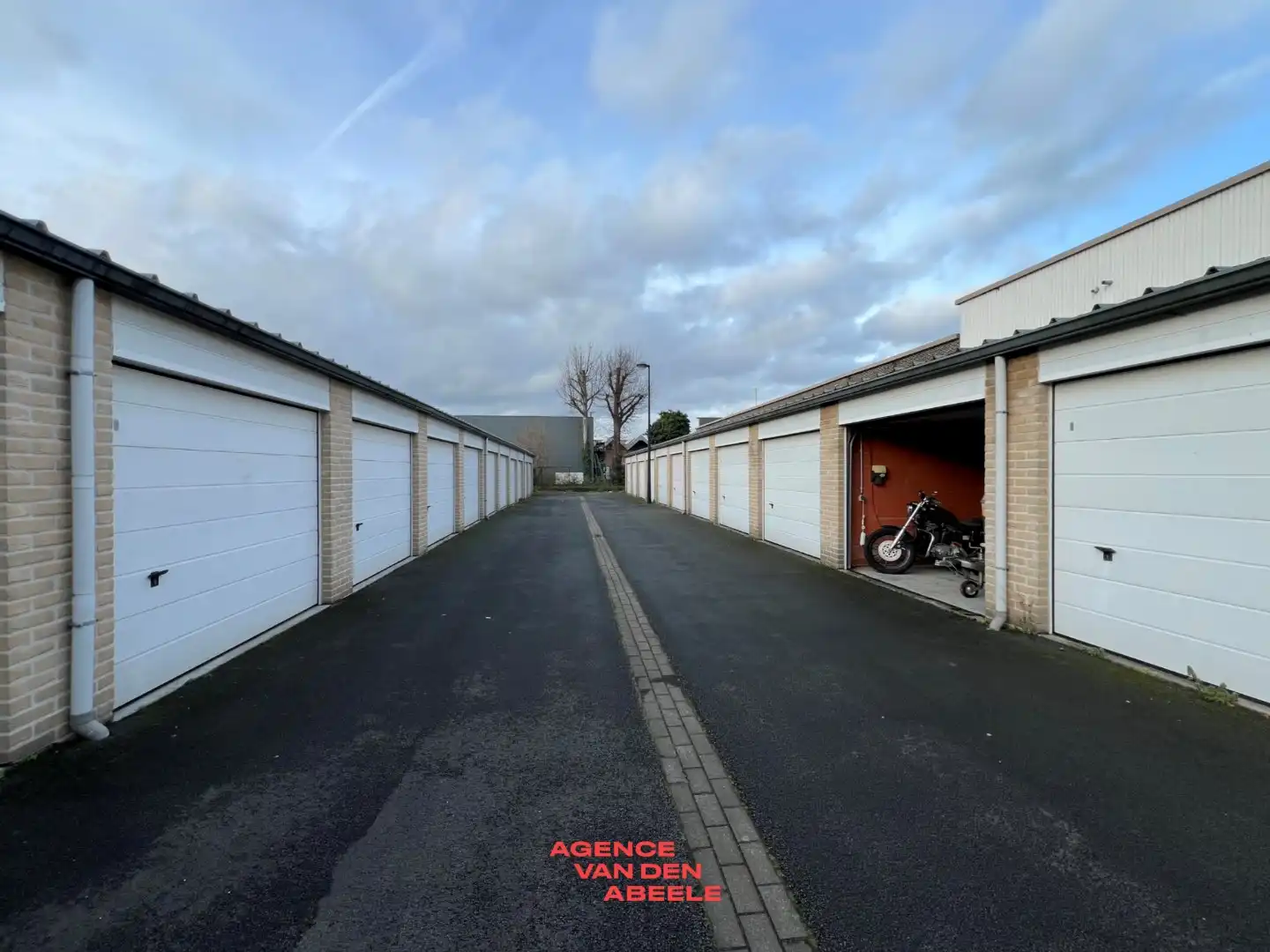 Ruime garagebox nabij de Gistelse Steenweg  foto 3