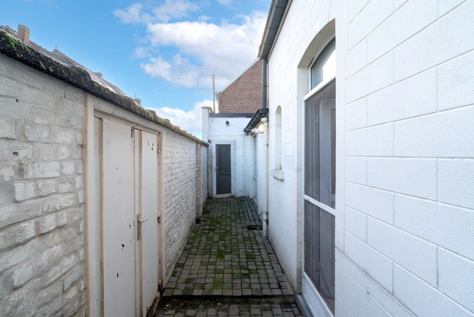 Ruime hoekwoning met tuin en garage foto 14