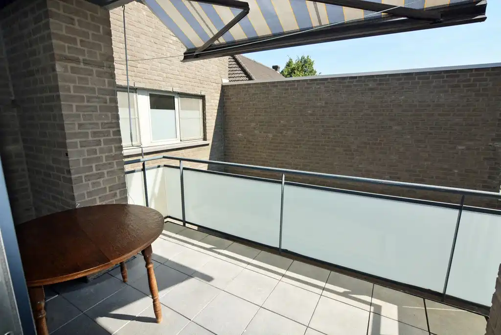Modern triplex appartement met 3 slpks, terras, kelderberging en autostaanplaats. foto 10