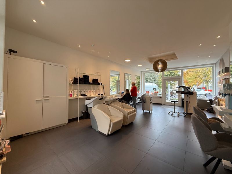 Lichtrijke handelsruimte met zicht op park – Miljoenenkwartier, Gent foto 2