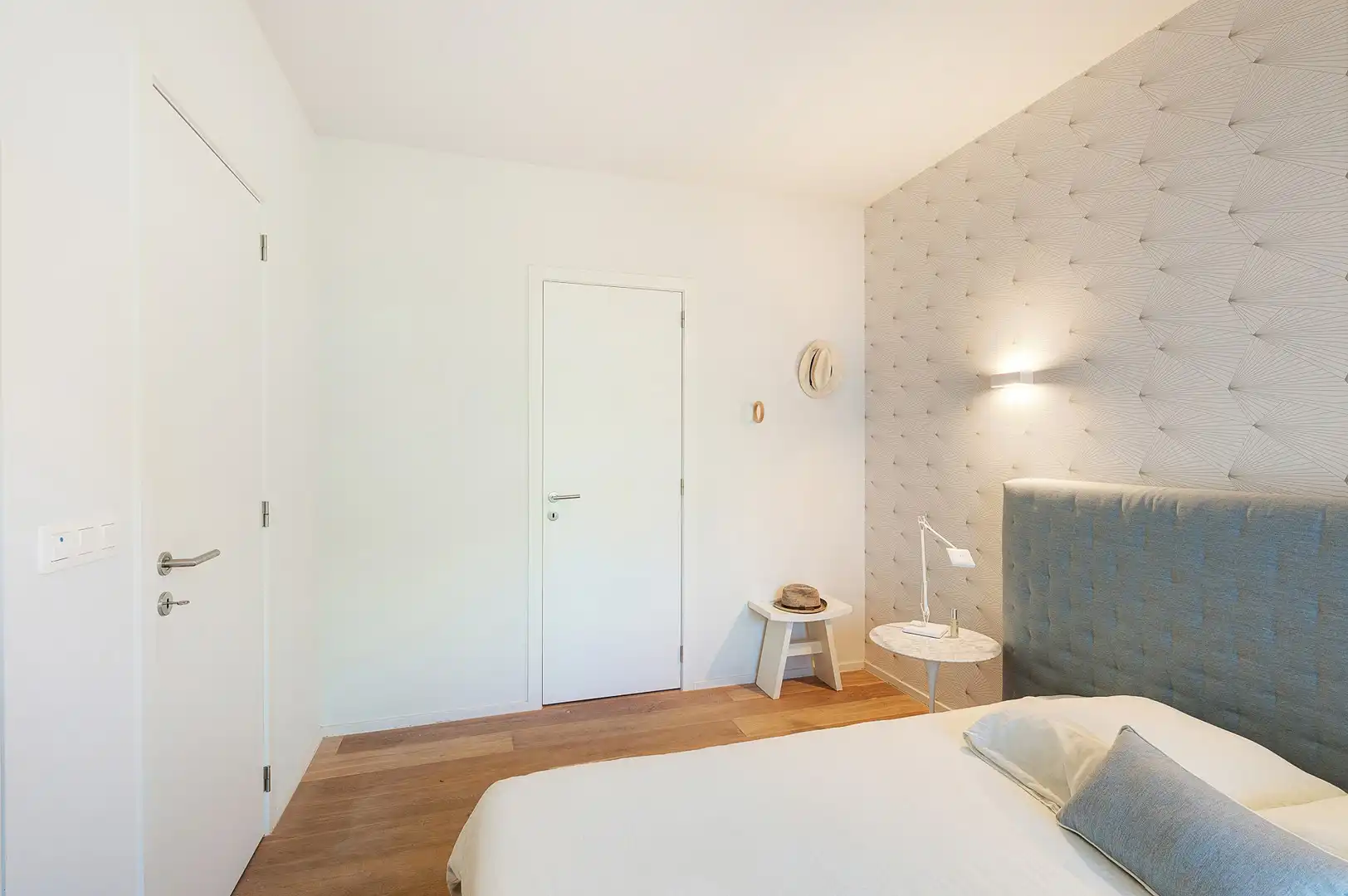 Uitzonderlijk tuinappartement met frontaal zicht op het Duinenwatermeer. foto 21