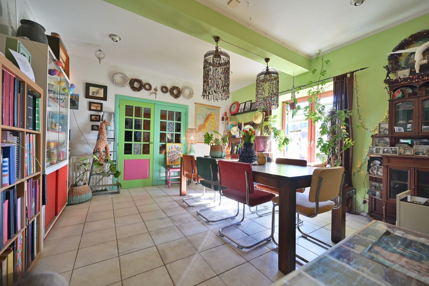 Verrassend royale woning met bijbouw/atelier en aangrenzende paardenweide, met in totaal een grondoppervlakte van 34a 88ca (3.488 m²) foto 5