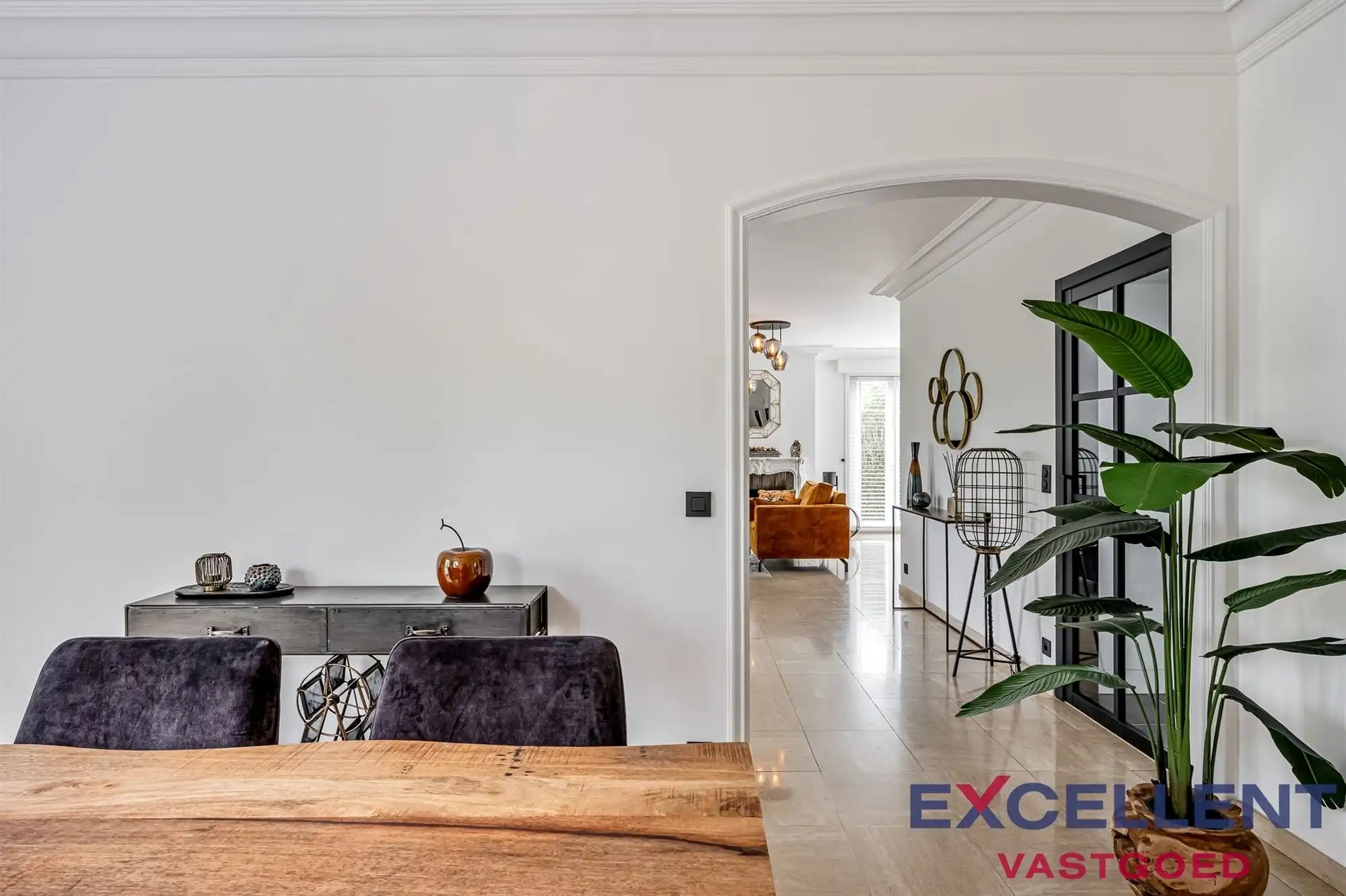 Modern gerenoveerde en riante villa met verzicht te koop foto 6
