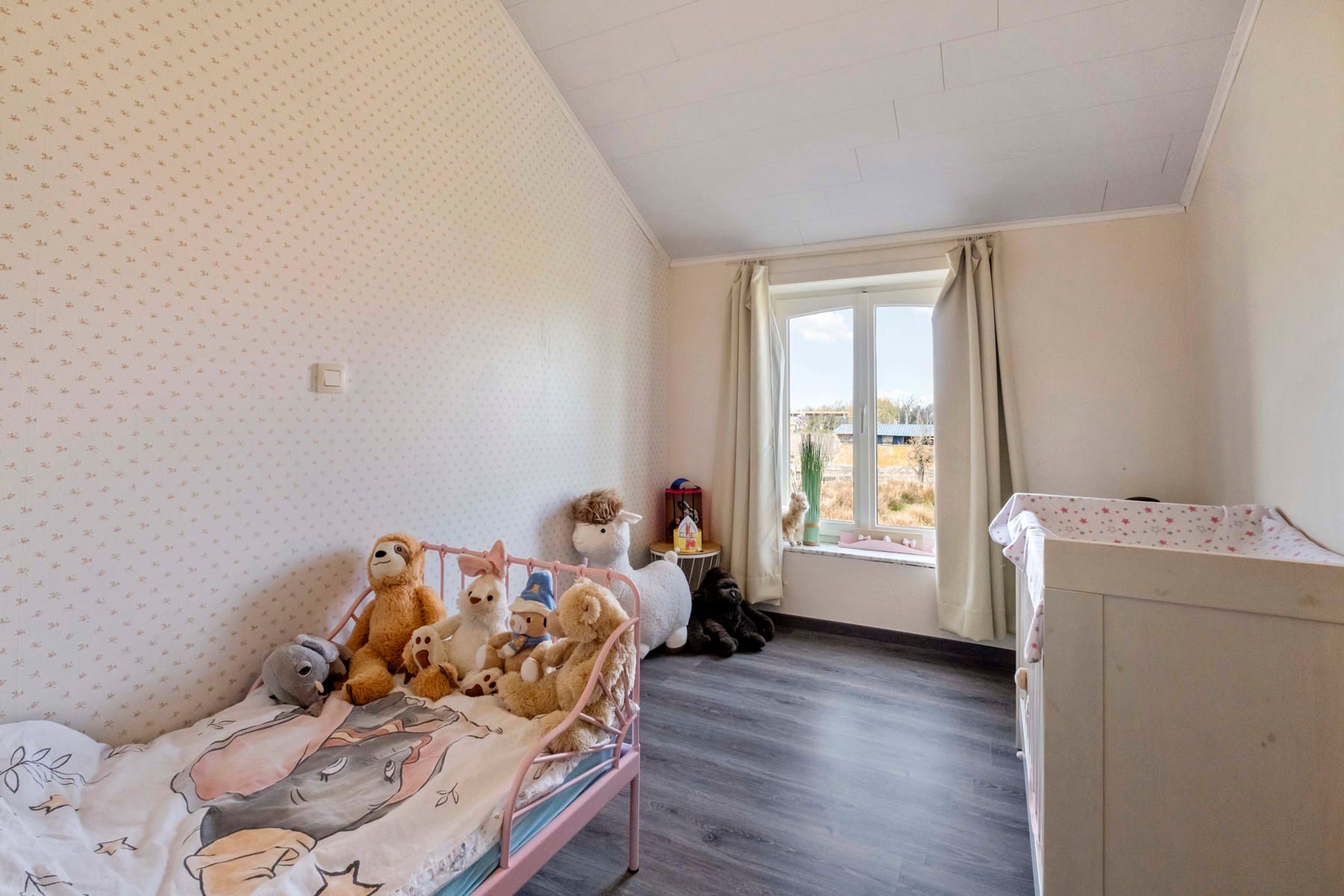 Ruime, landelijk gelegen open bebouwing te Ichtegem. foto 9