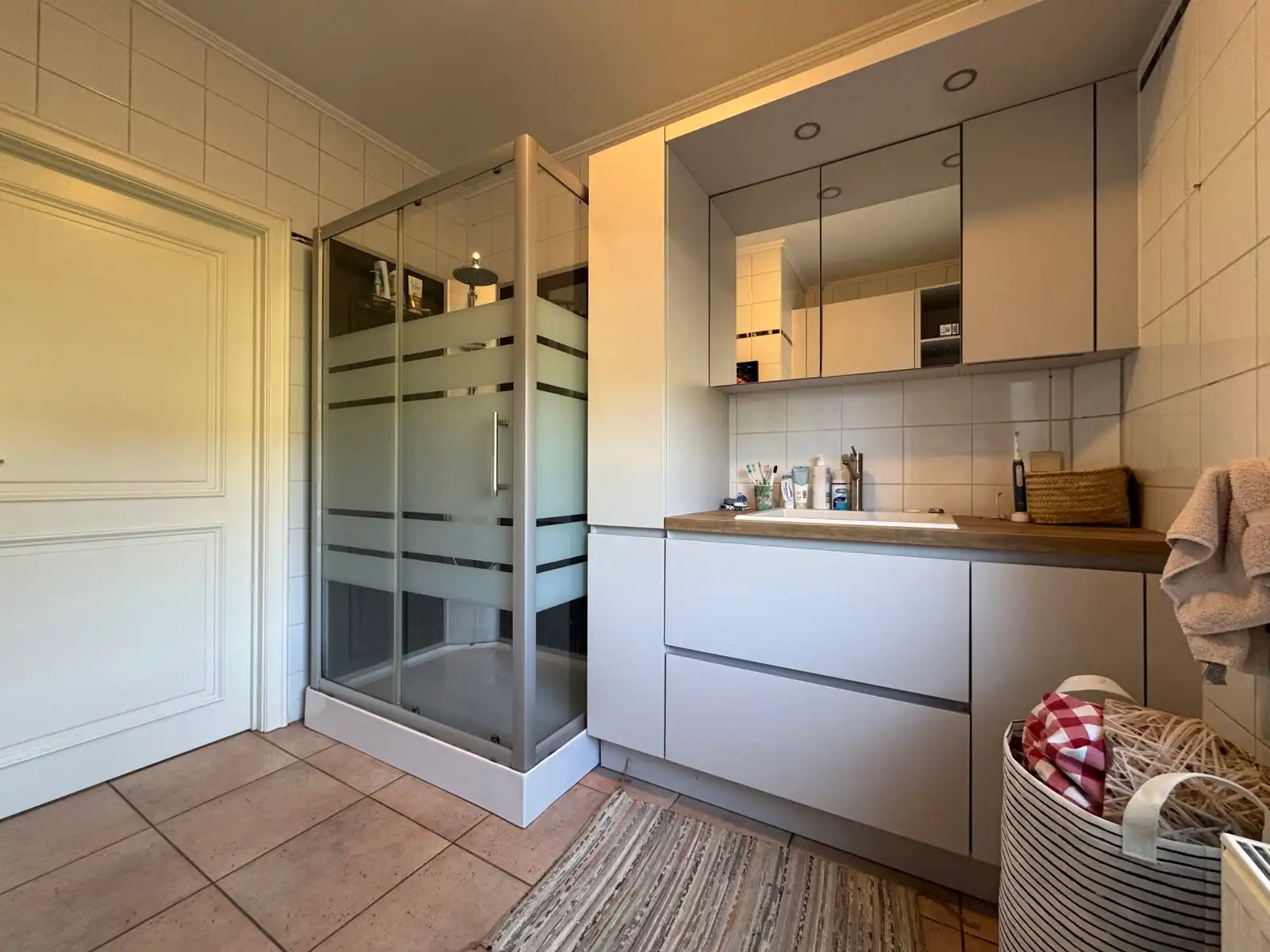 Gelijkvloers appartement met ruime privé tuin en garage foto 7