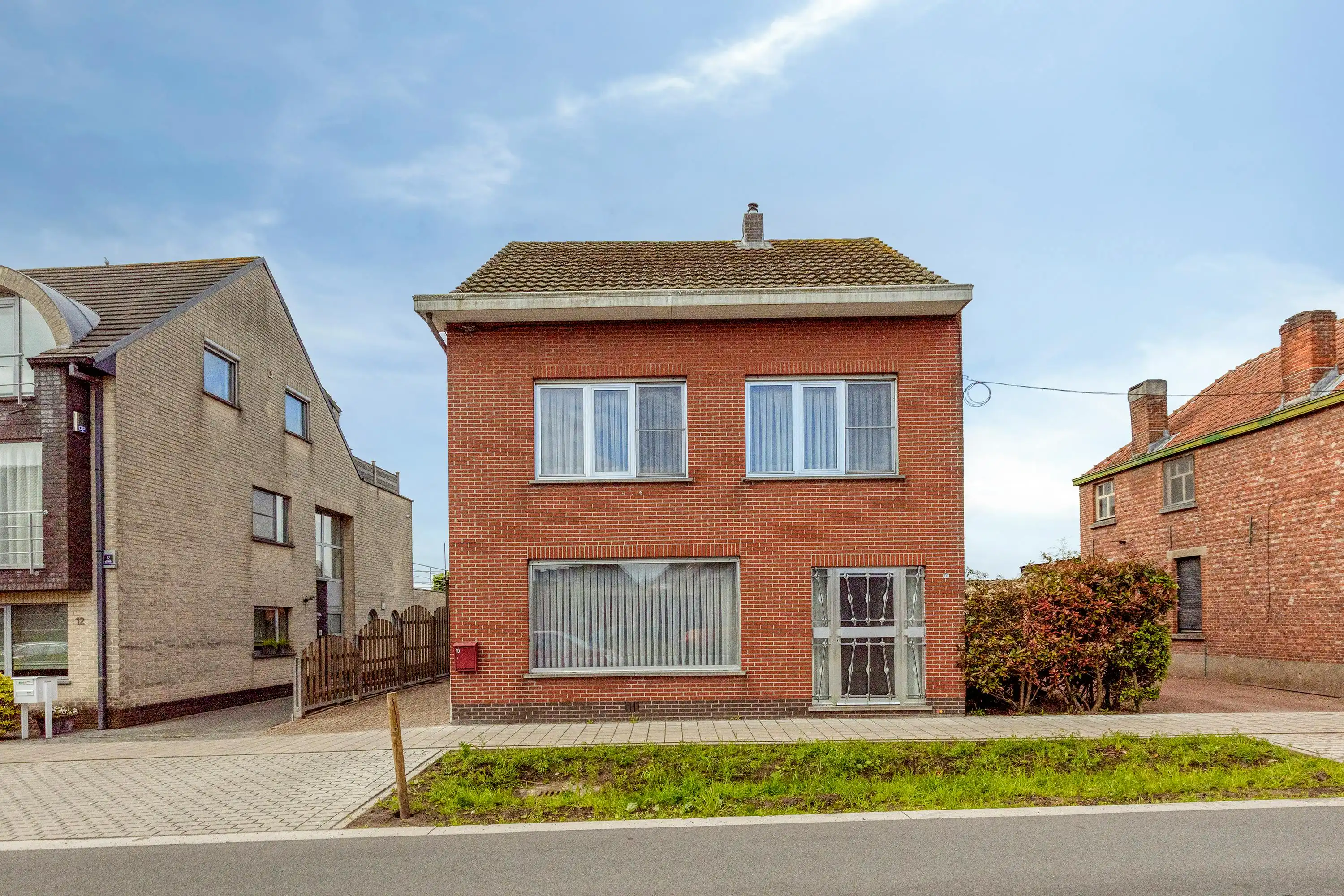 Huis met 4 slaapkamers en grote tuin te koop in Wuustwezel! foto 5