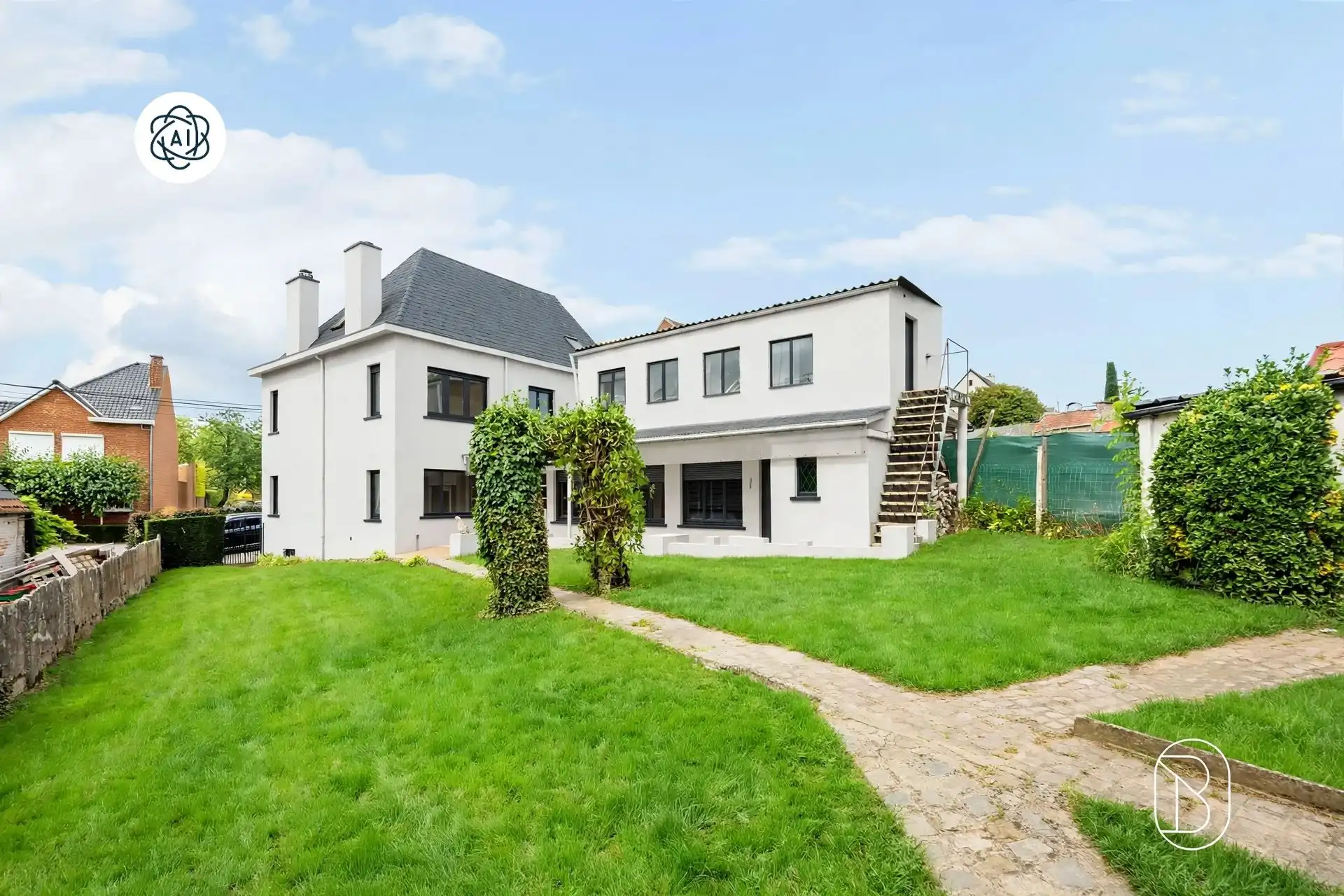 Ruime te renoveren woning met 4slk & tuin op de Valkenberg foto 2