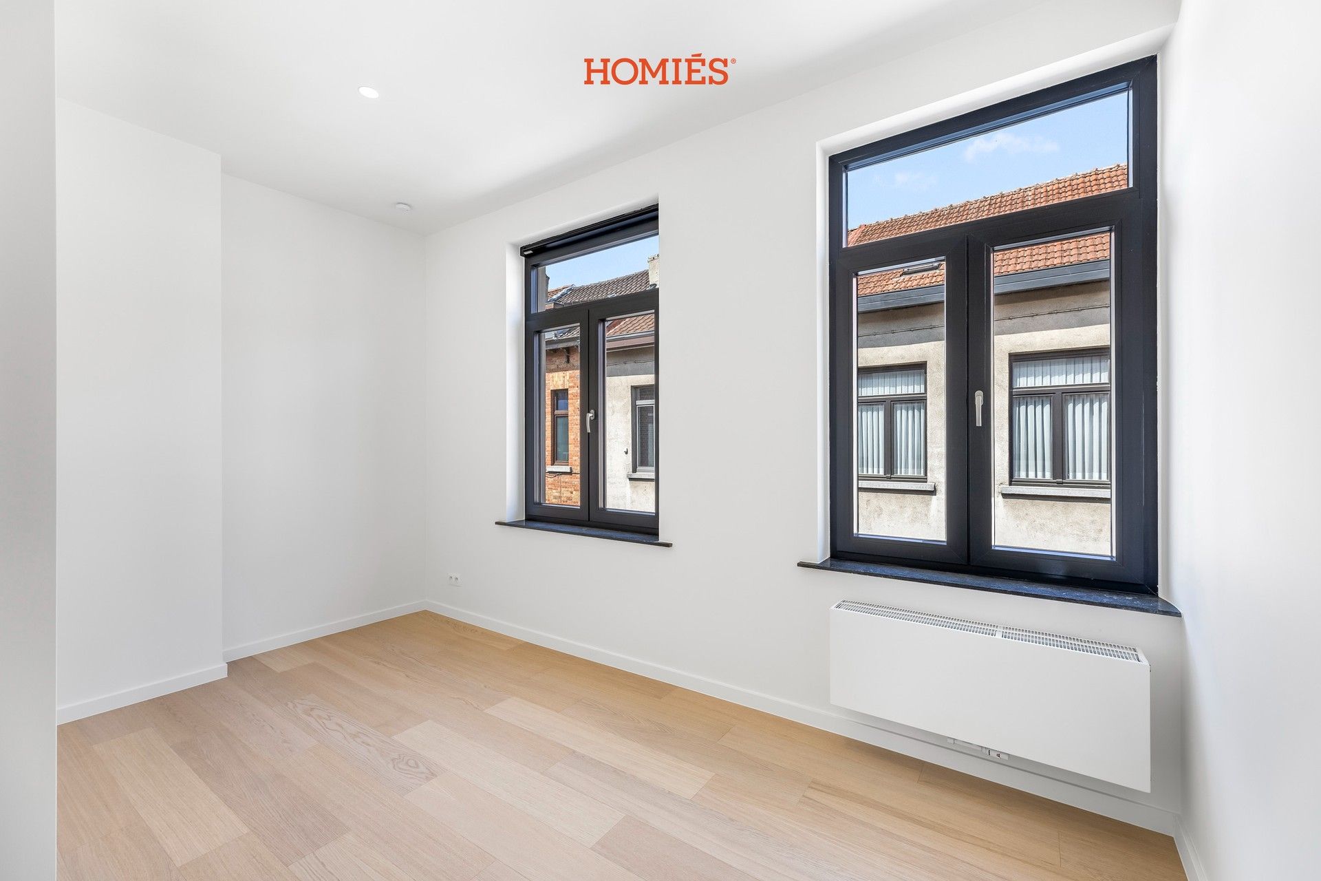 Hoogwaardig gerenoveerde woning in een verkeersluwe straat foto 12