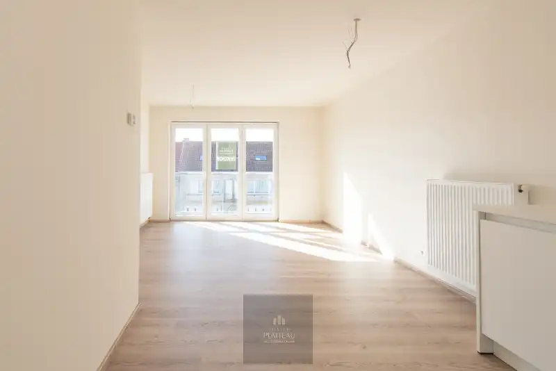 Recent appartement met één slaapkamer, parkeerplaats en kelderberging. foto 2