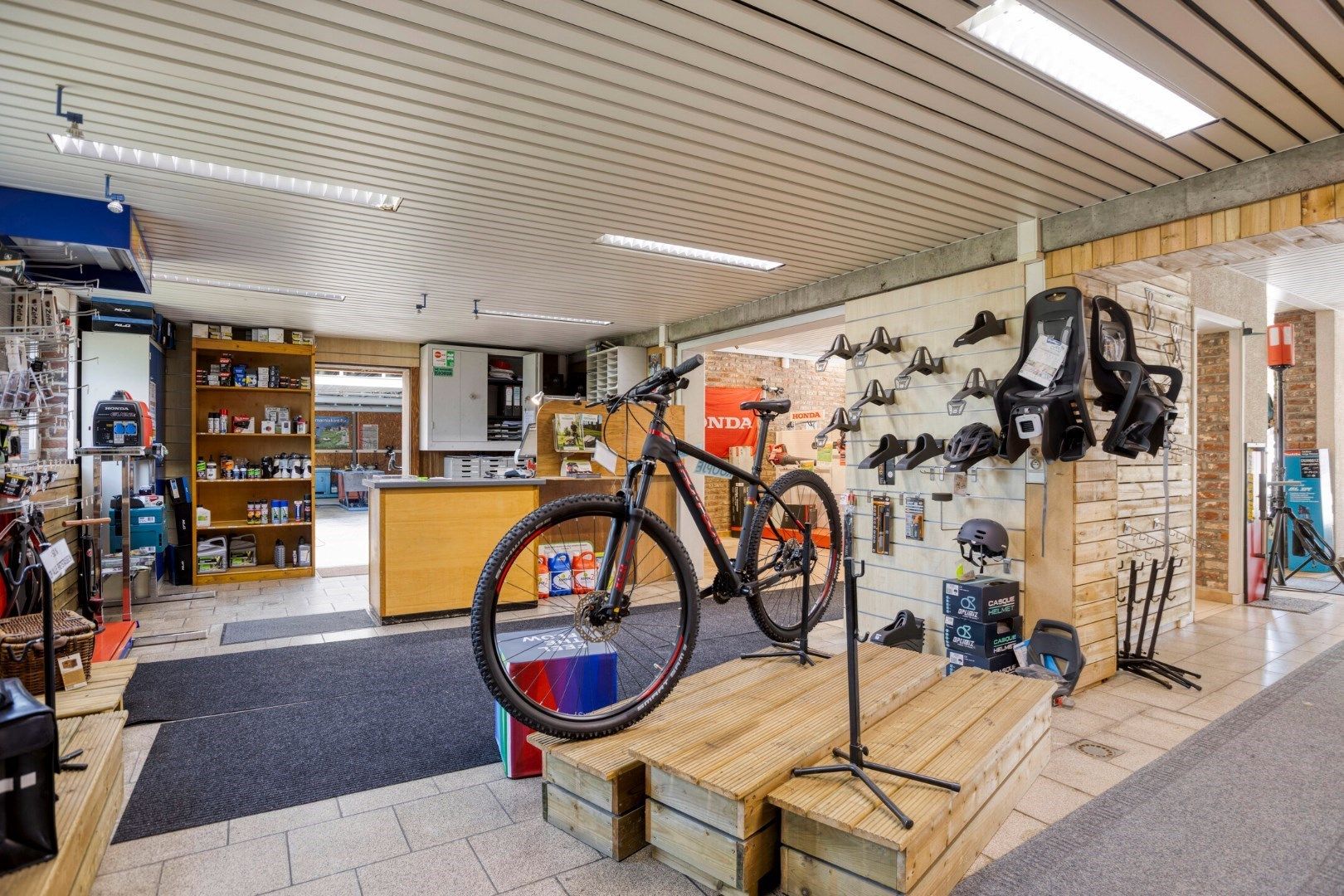 Prachtige handelswoning in centrum Rekkem! foto 6