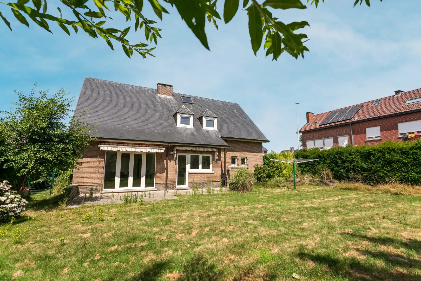 Ruime 4-gevelwoning met 4 slaapkamers, bureau, garage en tuin op 626 m² met bouwpotentieel in Halle foto 16