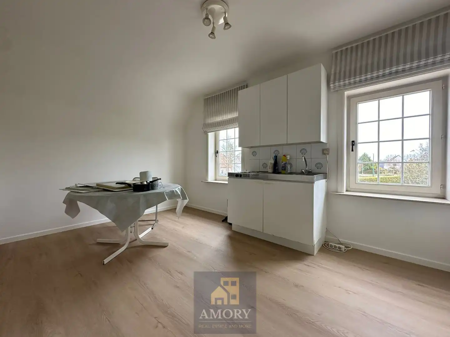 Ruim kantoorgebouw of praktijkgebouw foto 10