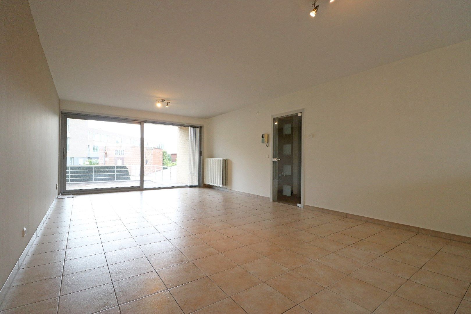 Verzorgd appartement met autostaanplaats foto 3